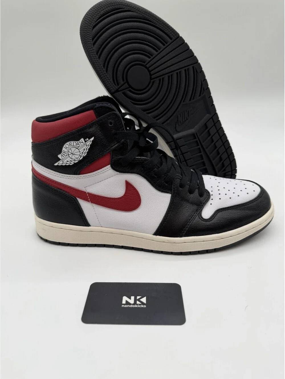 Nike AirJordan 1 Retro High Black Gym Red Black White Sail 555088-061 Size 11.5M
